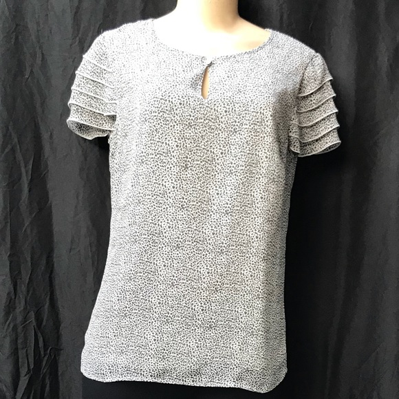 Banana Republic Women’s blouse size 6 animal print - Picture 2 of 8